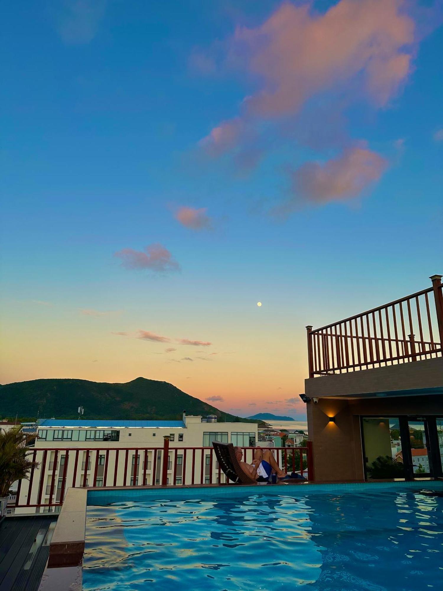 Tuan Ninh Hotel II Chi Khu Co Ong Kültér fotó