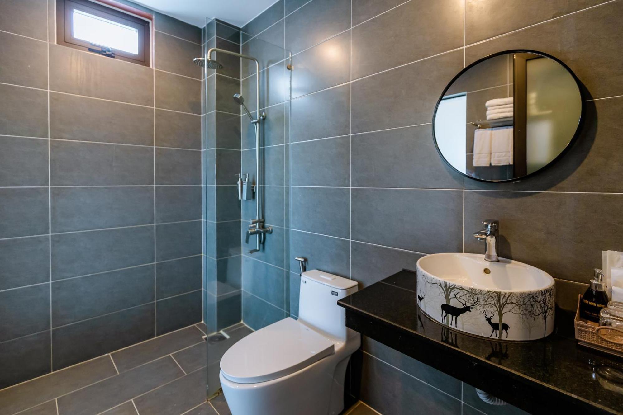 Tuan Ninh Hotel II Chi Khu Co Ong Kültér fotó